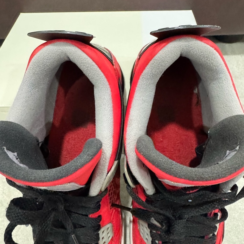 Size 8.5 - Jordan 4 Retro Toro Bravo 2013 - Picture 6 of 7